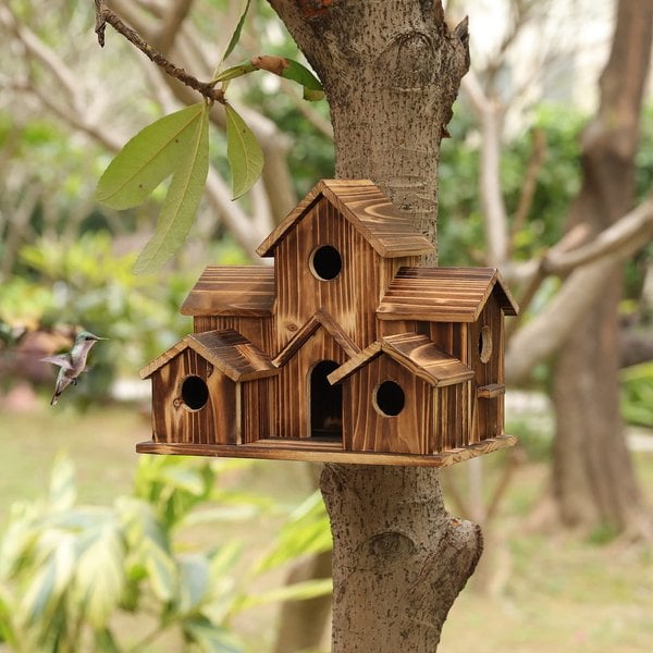 Funktionaler Nistkasten aus Holz für Gartenvögel – Nestora