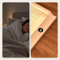Slapende vrouw in bed naast een close-up van de lamp met tijdweergave op een houten tafel 5