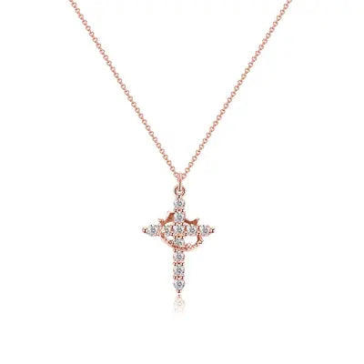 Roségoudkleurige variant van de ketting met kruishanger met kroon en kleine heldere steentjes, vooraanzicht op witte achtergrond. 5