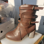 Damenleder-Stiefeletten mit orthopädischem Absatz – Chiara