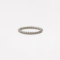 Gedrehter Ring mit Symbolik - Tessa