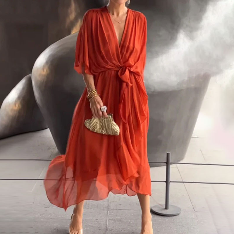Locker fallendes Maxikleid mit V-Ausschnitt – Elara
