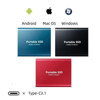 Drie externe SSD's in blauw, zwart en rood boven elkaar, met pictogrammen voor Android, Mac en Windows en een USB-C-symbool. 2