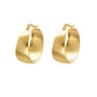 Goldene und silberne Statement-Ohrringe