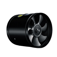 Zwarte buisventilator schuin van voren met zichtbare waaier op een witte achtergrond 1
