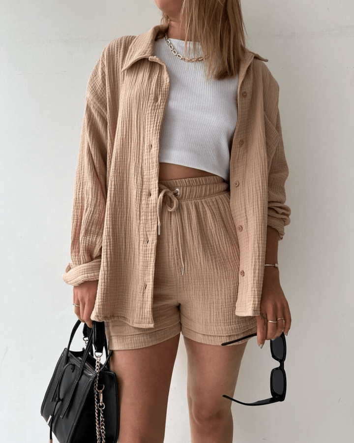 Zweiteiliges Damen-Sommeroutfit mit Shirt und Hose – Mila