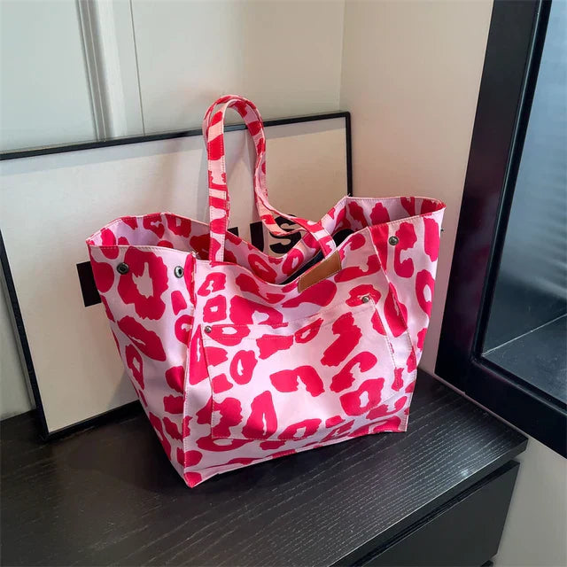 Oversize Canvas-Schultertasche mit Leopardenmuster - Lila