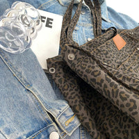 Oversize Canvas-Schultertasche mit Leopardenmuster - Lila