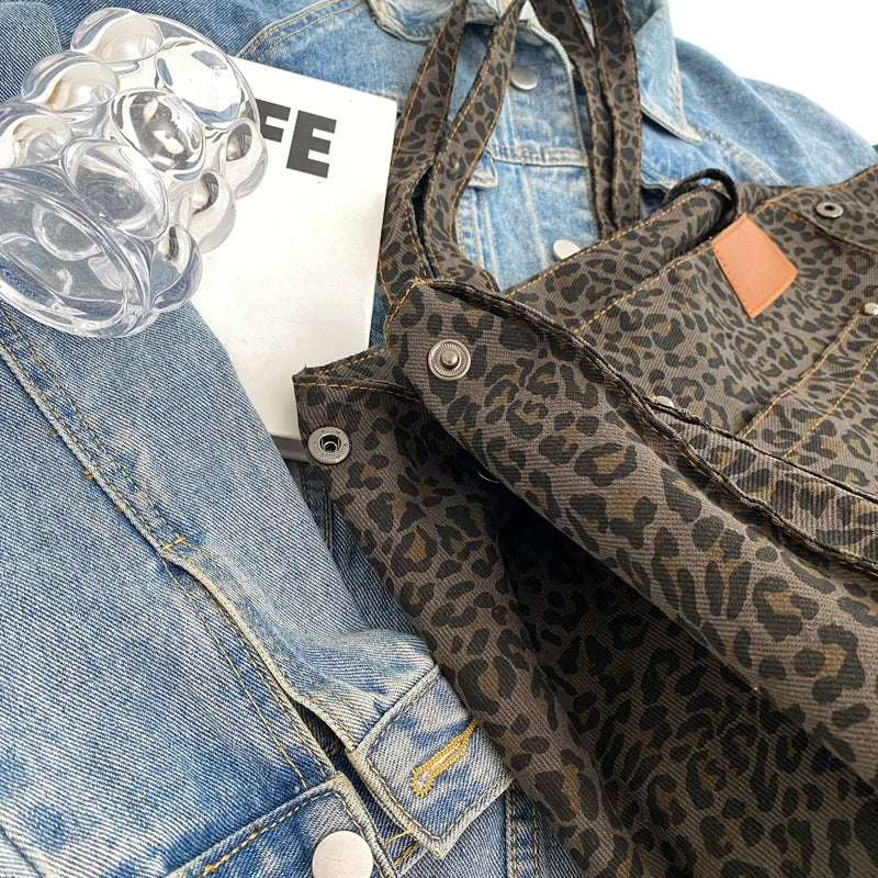 Oversize Canvas-Schultertasche mit Leopardenmuster - Lila
