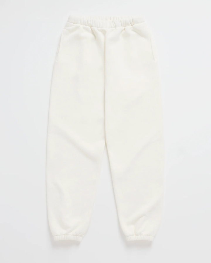 Gebroken witte joggingbroek met elastische tailleband, steekzakken en elastische boorden aan de pijpen, van voren gezien. 7