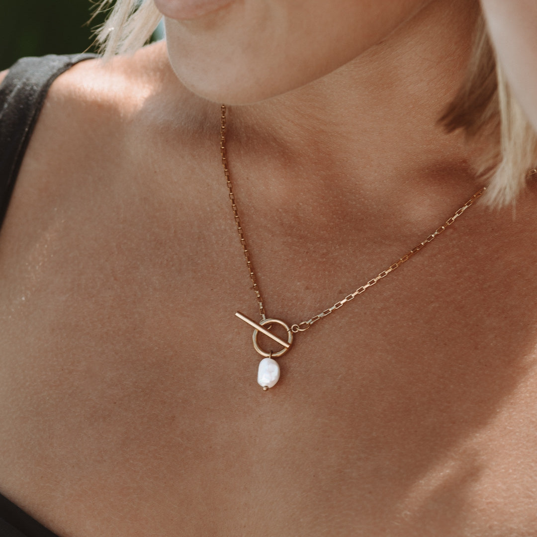 Pearl Necklace with Clasp - Lucía
