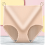 Beige geribbelde hoge slip met gerimpelde rand, hangend aan twee gouden clipjes voor een pastelkleurige achtergrond. 9