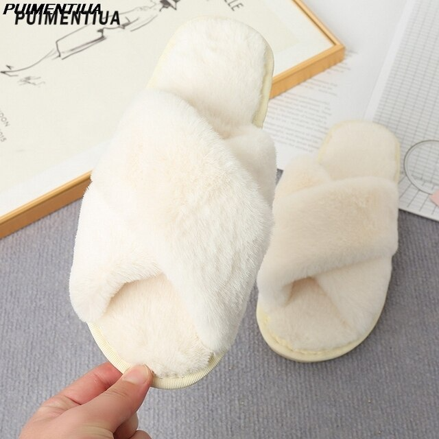 Flauschige Damenschlappen