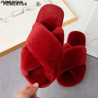 Flauschige Damenschlappen