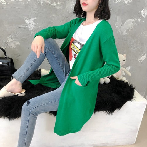 Long knitted cardigan with pockets