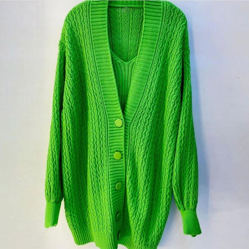 Knitted cardigan with buttons