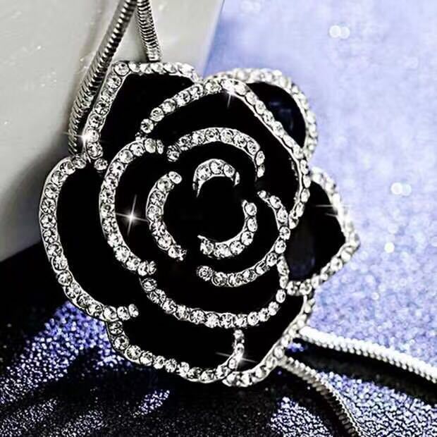 DelicateNecklace™: Halskette für Damen