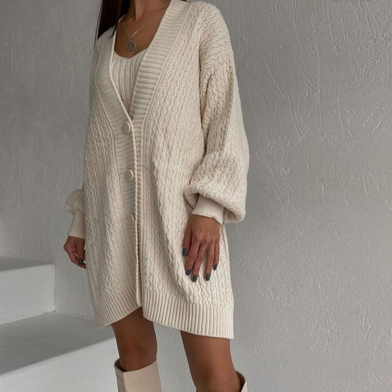 Knitted cardigan with buttons