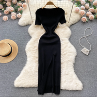 Chique Gebreide Jurk met Vierkante Halslijn | Korte Mouw Slanke Taille met Split