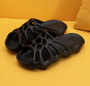 Cut-out Plateau-Slipper™