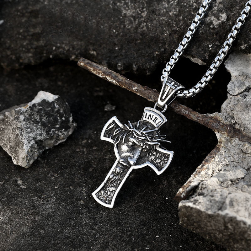 Inri | Cross Pendant with Chain