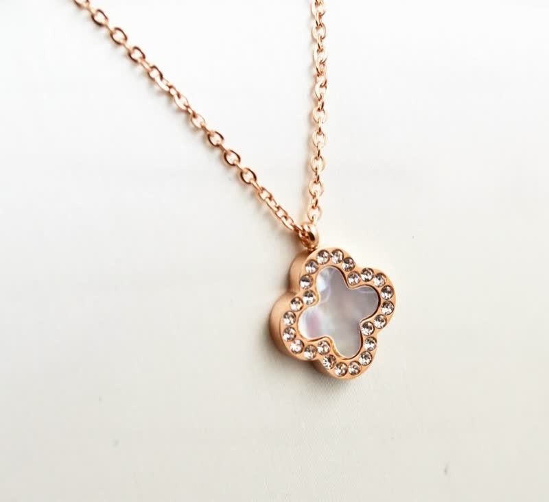 TrendyNecklace™: Halskette für Damen